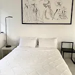 Elegant Et Parking Dans Batiment Historique סן טרופז