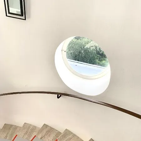 Elegant Et Parking Dans Batiment Historique Saint Tropez