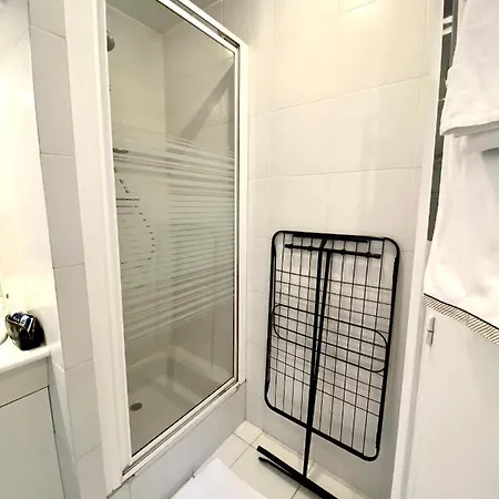 Elegant Et Parking Dans Batiment Historique *