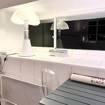 Elegant Et Parking Dans Batiment Historique Saint-Tropez