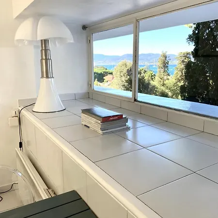 Elegant Et Parking Dans Batiment Historique Saint-Tropez